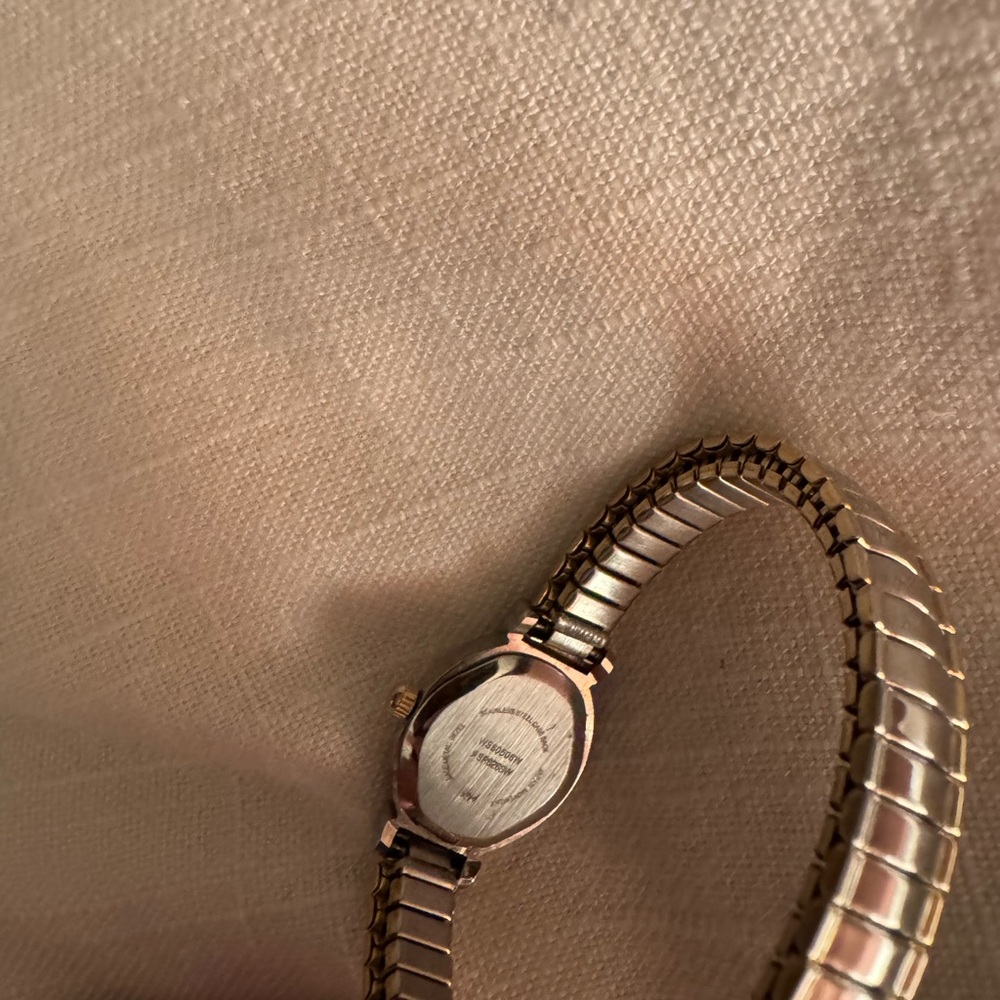 Vintage Silver and Gold Quartz Watch - Picture 3 of 3